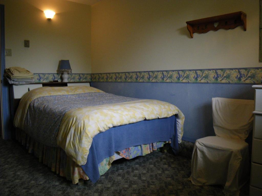 Kvarno Guest House Ucluelet Room photo